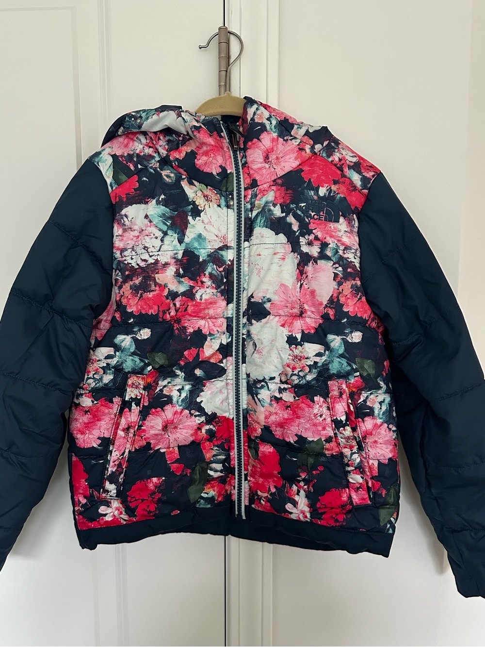 The North Face Floral Puffer Jacket - Reversible - Navy & Pink - Girls S (7/8)